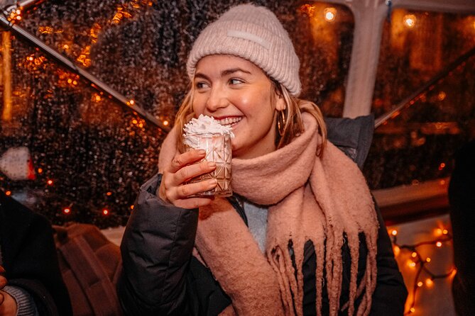 Amsterdam: Light Festival Shared Boat with unlimited drinks