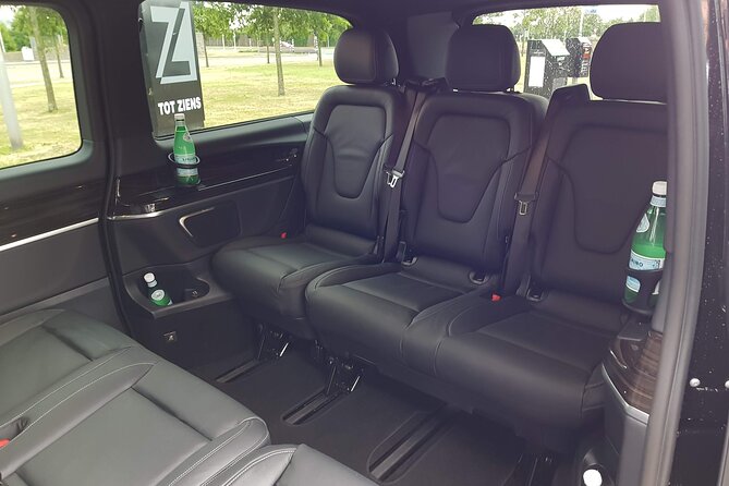 Amsterdam to Schiphol Airport Transfer Comfort & service.