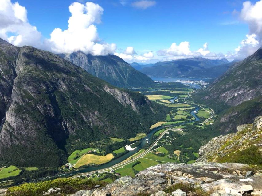 Åndalsnes - Trollstigen & Trollwall Audio Guid Bus Tour - The Experience in Detail