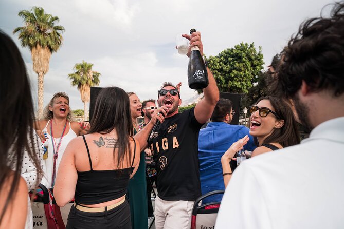 Aperitif on a bus tour around the city of Palermo - An In-Depth Look at the Palermo Aperitif Bus Tour