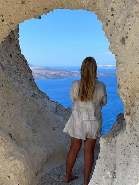 Around Santorini: Island Tour & Oia town