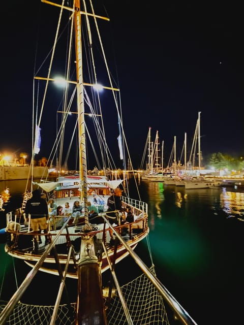 Athens: Mamma Mia Sunset Cruise with Welcome Drink