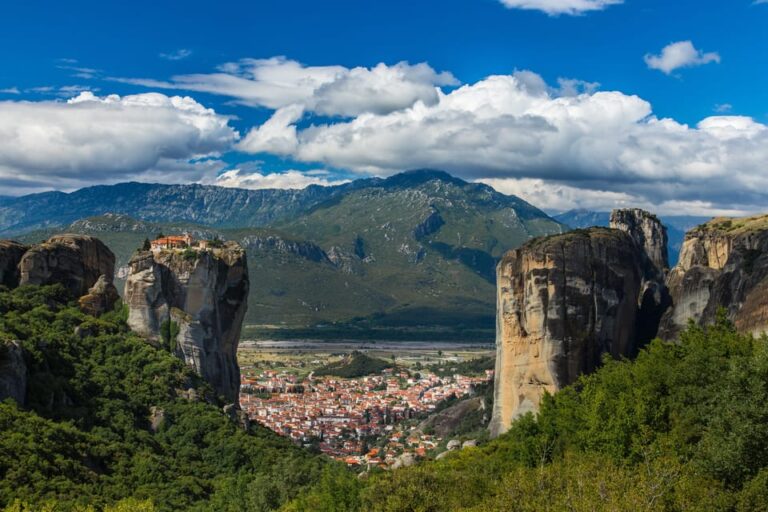 Athens: Meteora Daytrip with chinese audioguide