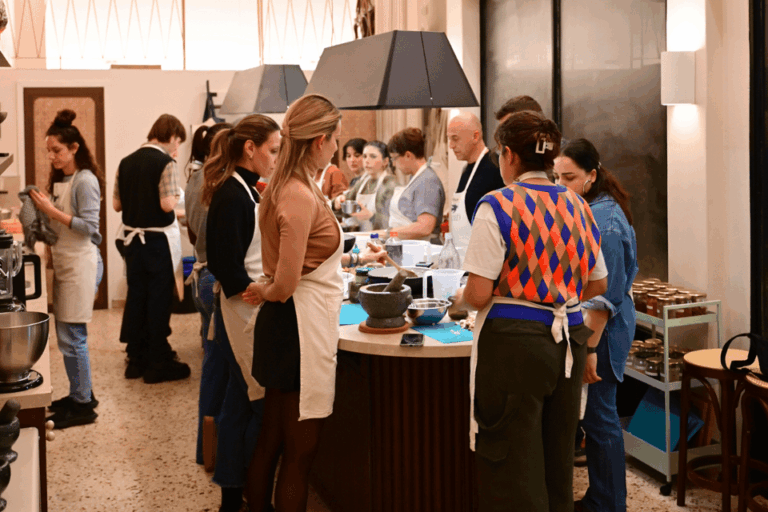Athens: Traditional Cooking Class with Drinks