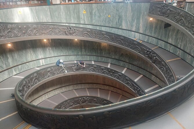 Audio guide in Vatican Museums and Sistine Chapel - A Practical Look at the Tour Experience