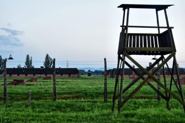 Auschwitz-Birkenau: Guided Tour and Skip-The-Line Ticket