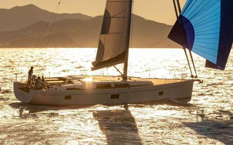 Autumn Cyclades: 7-Day Sailing Trip on a Luxury Yacht