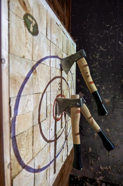 Axe Throwing in Fun Arena in the centre of Prague