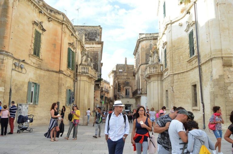 Baroque Lecce Revealed: A Cultural Walking Experience