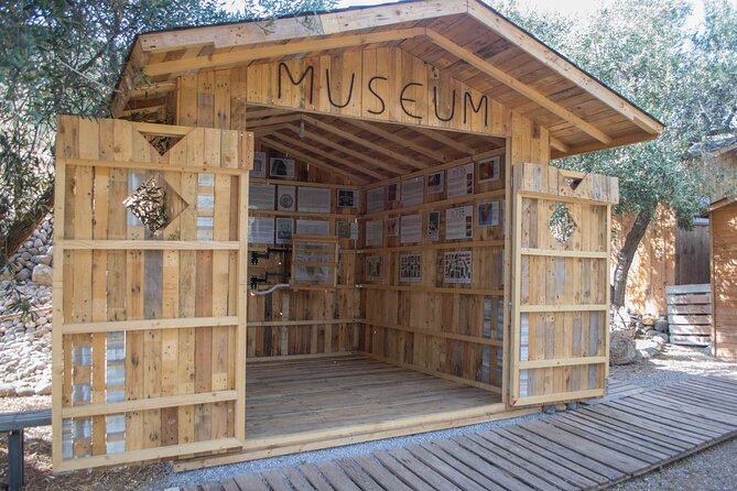 Beekeeping and Honey Stories in Itea