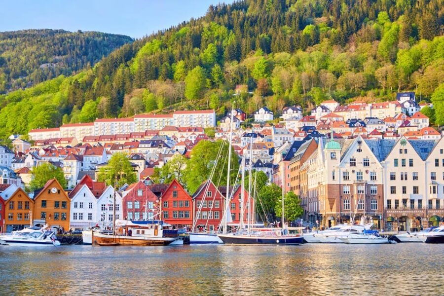 Bergen: Express Walk with a Local in 60 minutes - Exploring Bergen in 60 Minutes: What to Expect