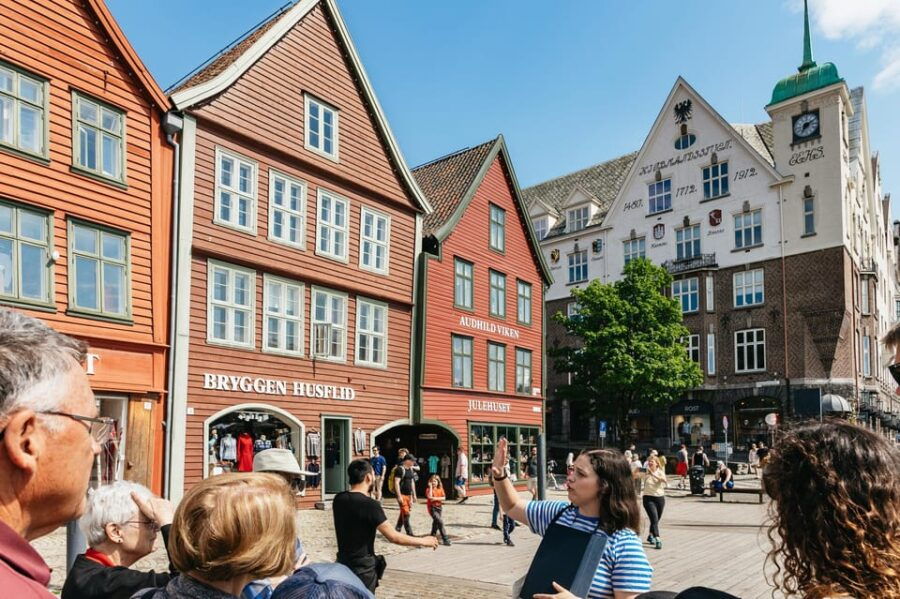Bergen: Guided Minibus Tour with Photo Stops - Good To Know