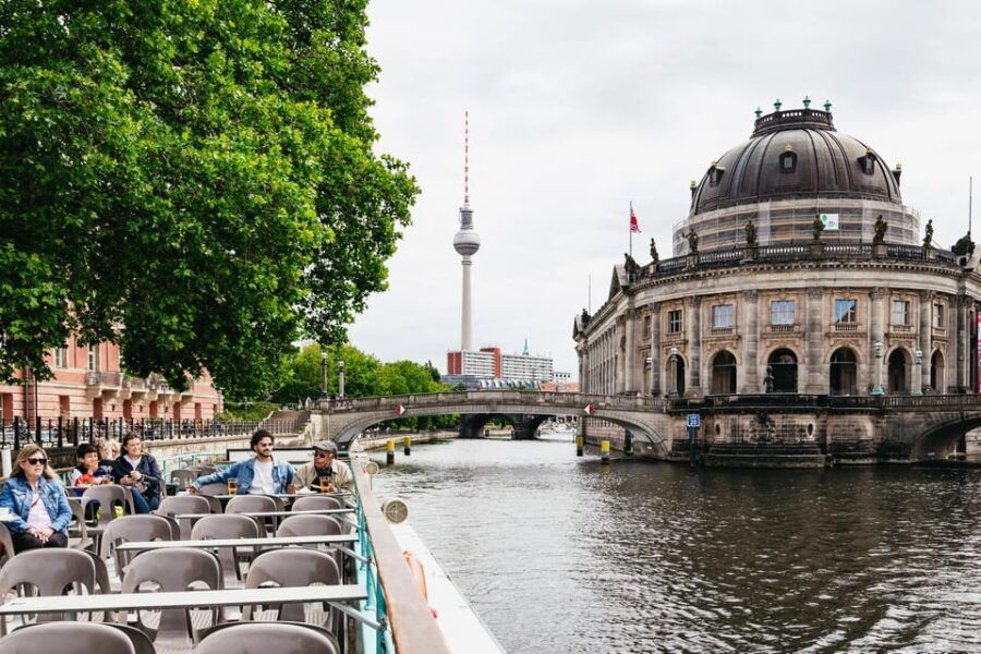 Berlin: 1-Hour City Sightseeing Cruise - Good To Know  