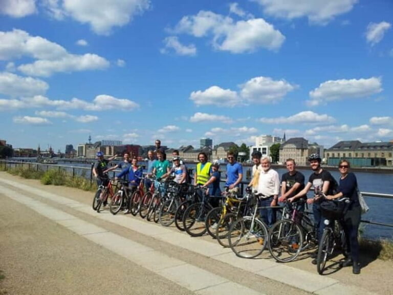Berlin: Alternative Berlin Bike Tour