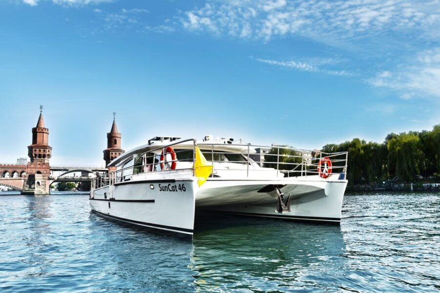 Berlin: Exclusive Boat Tour on a Solar-Powered Catamaran - An Eco-Conscious Perspective on Berlin’s Waterways