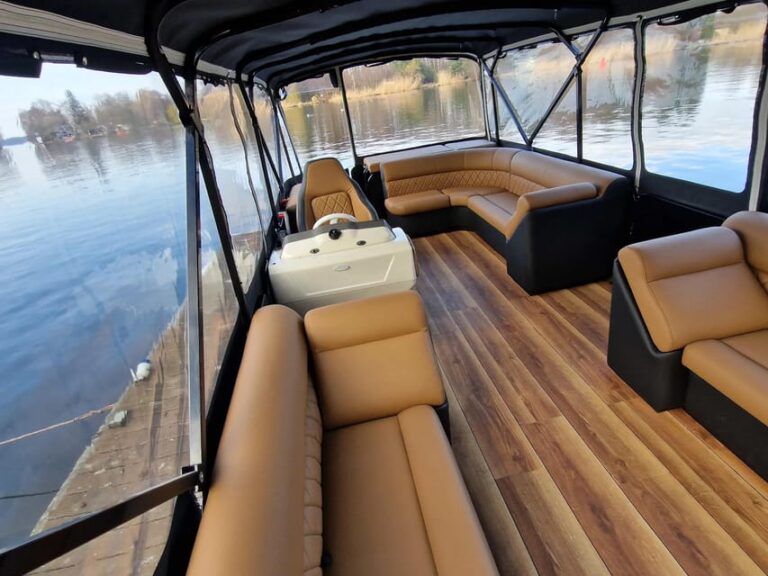 Berlin: Luxury Pontoon Kuba Rental