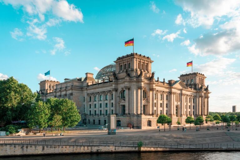 Berlin: Private Reichstag and Glass Dome Tour