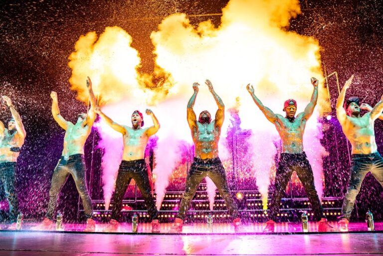 Berlin: SIXX PAXX Theater Show