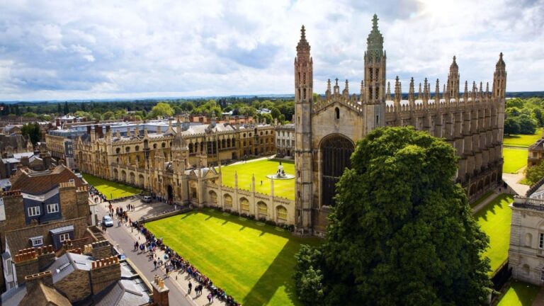 Best of Cambridge: Private Walking Tour with a Local