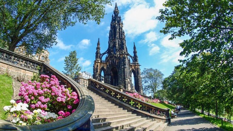 Best of Edinburgh: Private Walking Tour with a Local