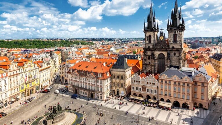 Best of Prague: Private Walking Tour with Local