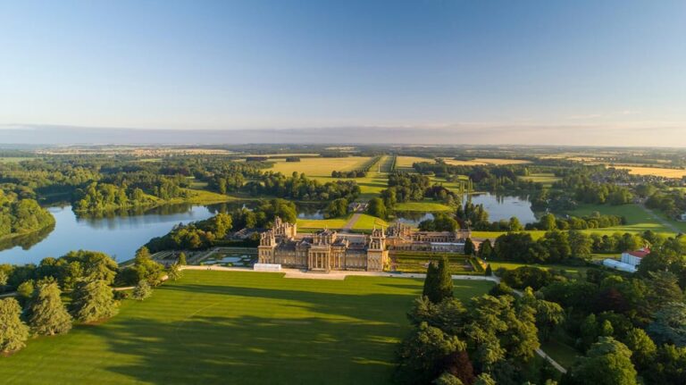 Blenheim Palace with Cream Tea, Stonehenge & Oxford
