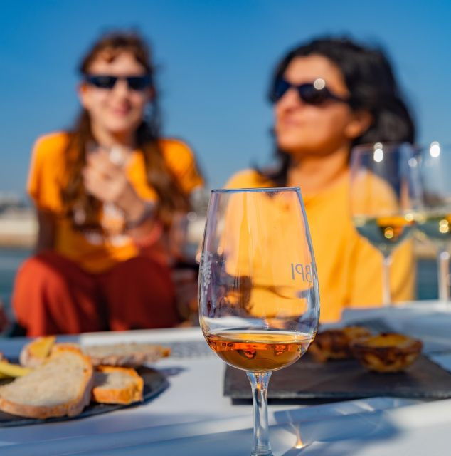 Bluemotion Lisbon: Wine tasting w/ Sommelier on a sailboat