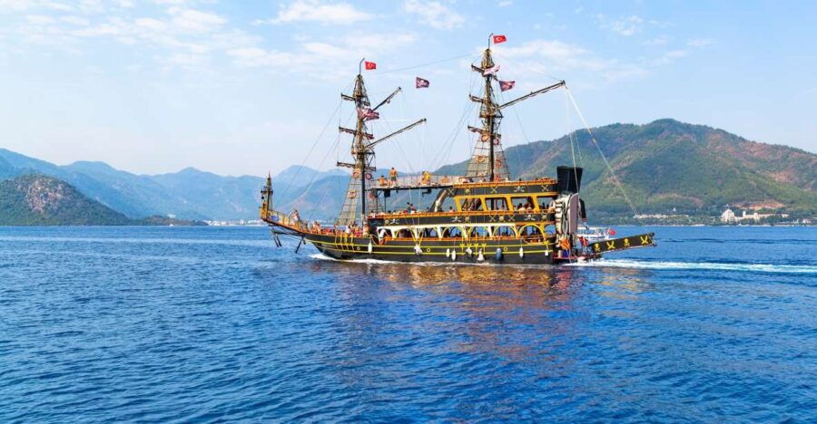 Bodrum: Pirate Boat Cruise with Lunch and Drinks - A Closer Look at the Experience