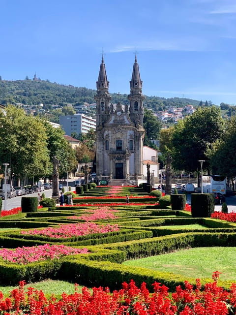 BRAGA E GUIMARÃES c/ Visit to a wine estate and wine tasting - A Closer Look at the Tour Experience