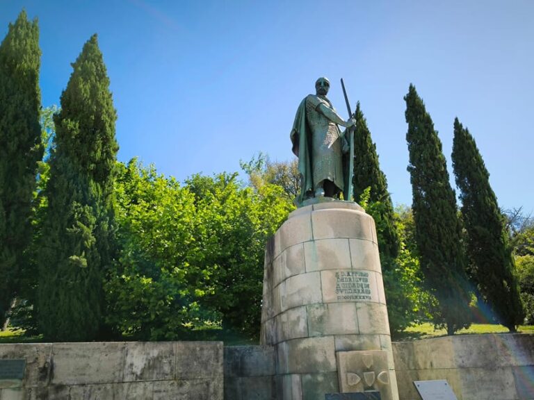 Braga & Guimarães Tour: Small Historical Group Tour