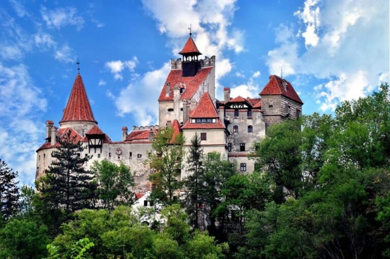 Bran Castle: City Break with Halloween Party, dinner, hotel