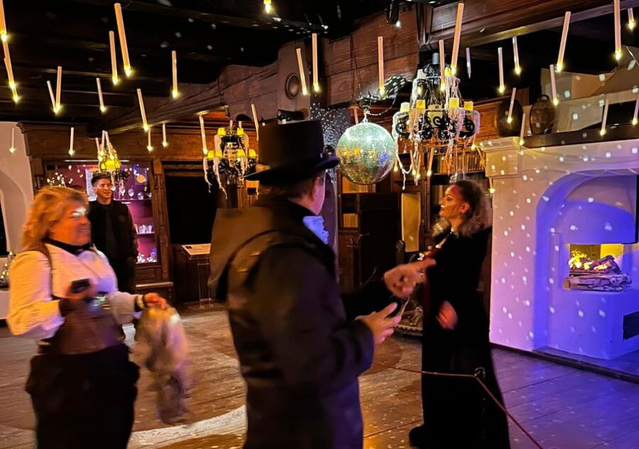 Brasov: Bran Castle Halloween Party & Night Tour + Transport - Discovering the Halloween Spirit at Bran Castle