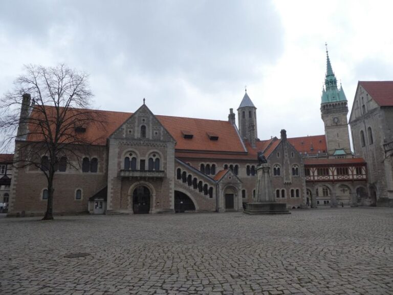 Braunschweig: Private City Walking Tour with Certified Guide