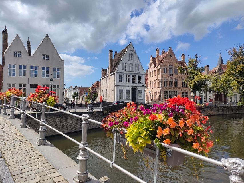 Bruges by bike with family and friends! - In-Depth Look at the Bruges Bike Tour Experience