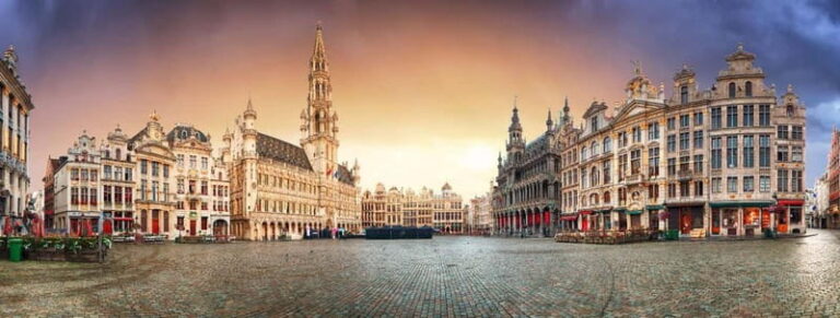 Brussels: 2-Hour Dark Side of Brussels Private Tour
