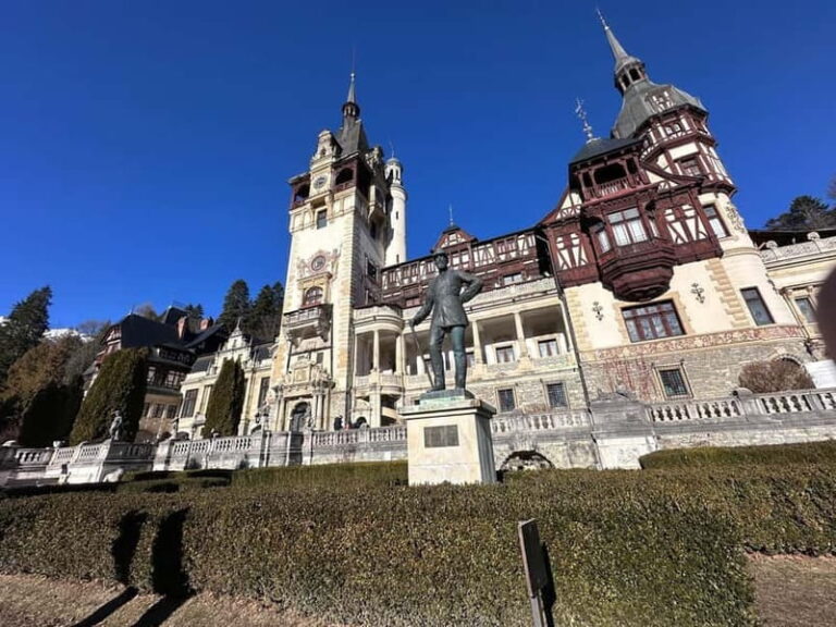 Bucharest: Tour to Transylvania, Peles and Dracula Castle