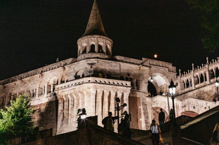 Budapest: Buda Castle District Vampires and Myths Night Tour