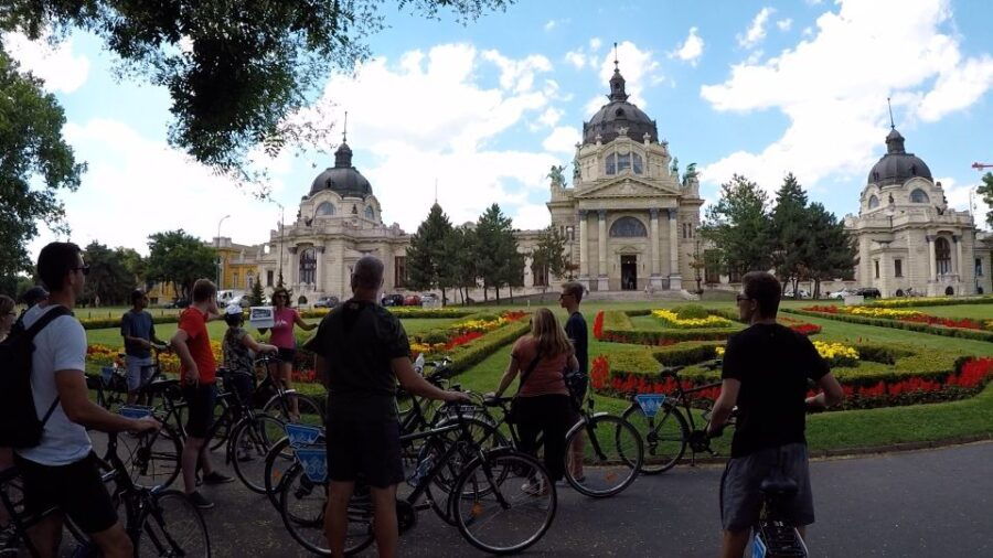 Budapest Highlights Bike Tour with a local guide - An In-Depth Look at the Budapest Highlights Bike Tour