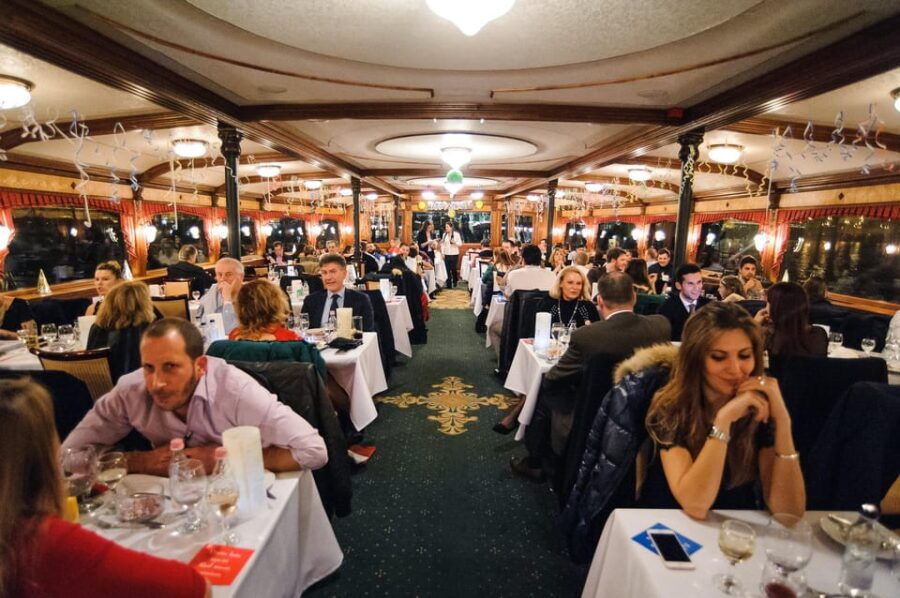 Budapest: New Year's Eve Party Cruise with Food & Live Show - FAQ