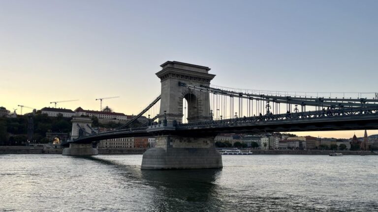 Budapest: Private Sightseeing Tour by car