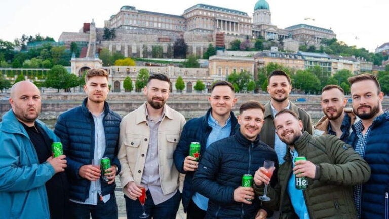 Budapest: Sip & Sail Danube Cruise with Unlimited Beer