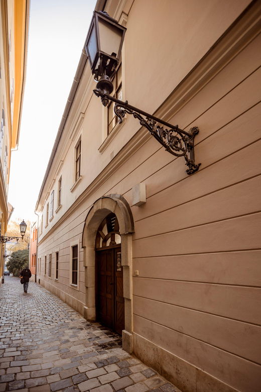 Budapest: The WWII Siege of Buda Castle & Bomb Shelter Tour