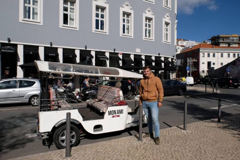 Burguês: Lisbon City Center Private Tuk Tuk Tour