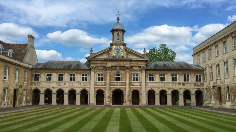 Cambridge: University Walking Tour