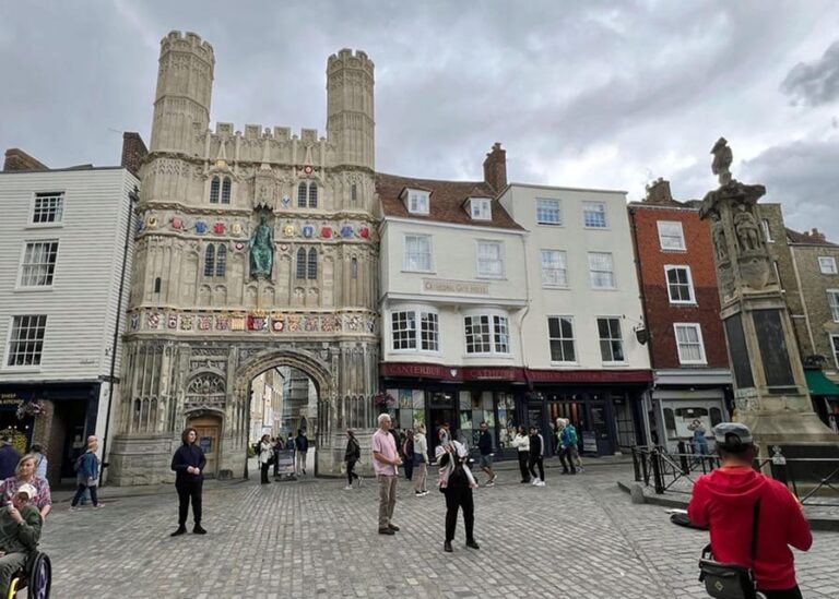 Canterbury: Private 2hr Walking Tour with a Blue Badge Guide