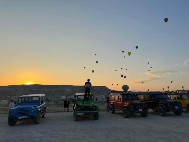 Cappadocia: Sunrise and Sunset Jeep Safari