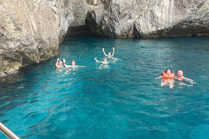 Capri la Dolce Vita – boat tour from Sorrento and Castellammare