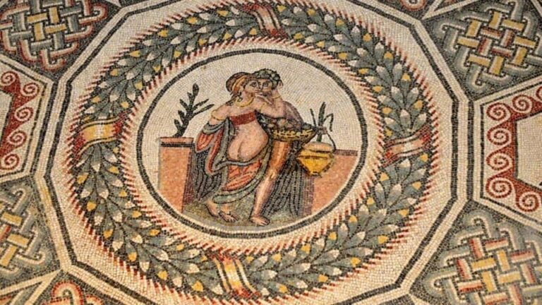 Car/Minivan tour from Syracuse to Villa Romana del Casale and Caltagirone