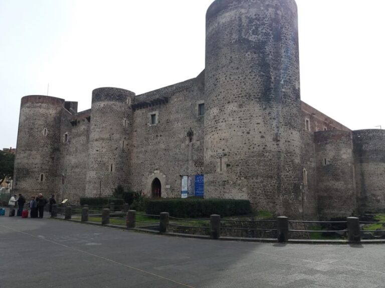 Catania: 6-Hour Downtown & the Cyclops Riviera guided tour