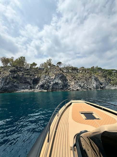 Catania, Acitrezza, Acireale: exclusive daily tour by RIB speedboat